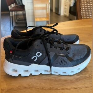 On Cloudrunner 2, women size 9.5, EUC